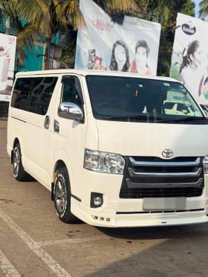 Toyota Hiace 2019 - பயன்படுத்தப்பட்டது வேன் sale in Sri Lanka - patpat.lk