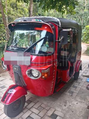 Bajaj Three Wheel 2013