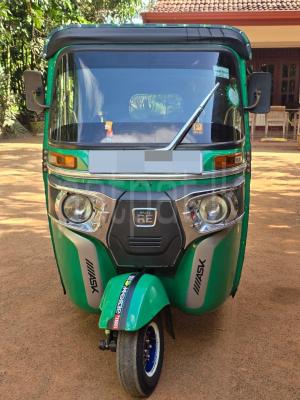 Bajaj Three Wheel 2014