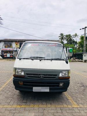 Toyota Hiace 2005