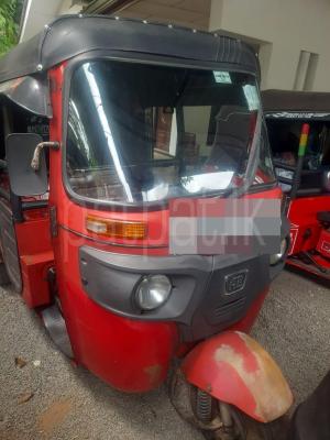 Bajaj Three Wheel 2016