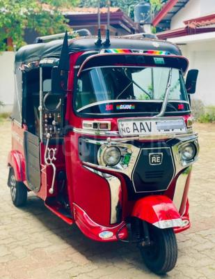 Bajaj Three Wheel 2016