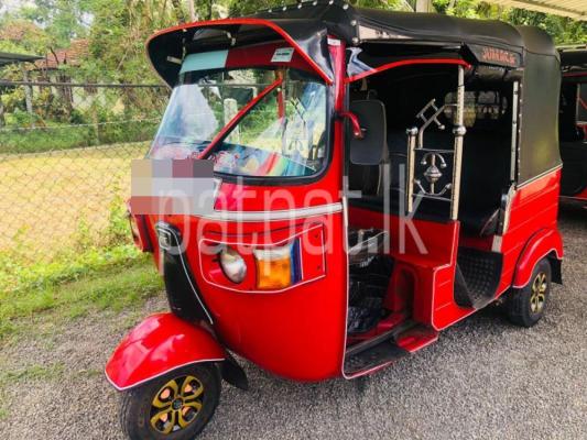 Bajaj Three Wheel 2011