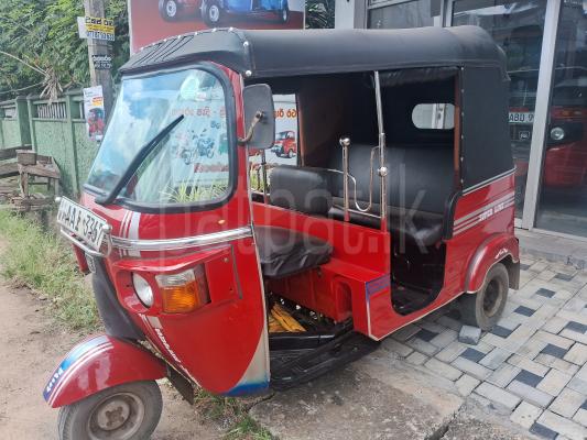 Bajaj Three Wheel 2013