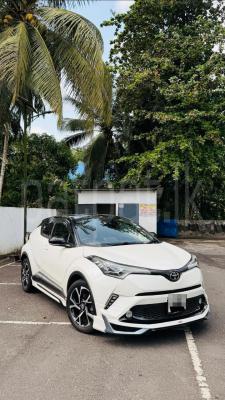 Toyota CHR 2017 - பயன்படுத்தப்பட்டது SUV sale in Sri Lanka - patpat.lk