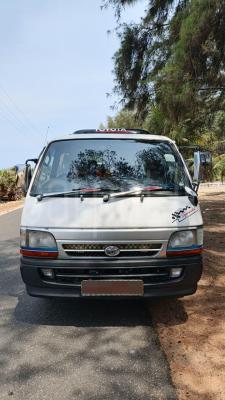 Toyota Hiace 2006 - Used Van sale in Sri Lanka - patpat.lk
