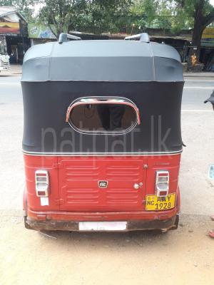 Bajaj Three Wheel 2015 -  Three wheeler sale in Sri Lanka - patpat.lk