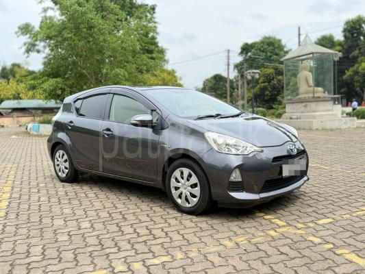 Toyota Aqua 2014 - பயன்படுத்தப்பட்டது கார் sale in Sri Lanka - patpat.lk