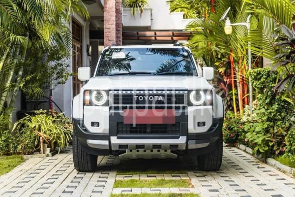 Toyota Land Cruiser Prado 2024