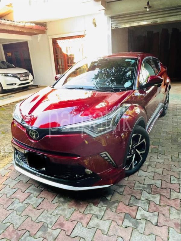 Toyota CHR 2017 -  SUV රථය sale in Sri Lanka - patpat.lk