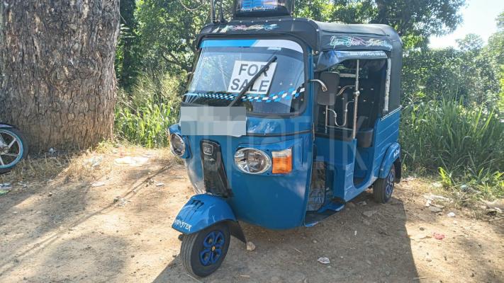 Bajaj 4 stroke 2012 -  ත්‍රිරෝද රථය sale in Sri Lanka - patpat.lk