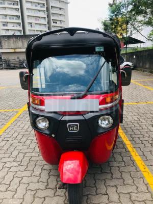 Bajaj Three Wheel 2015