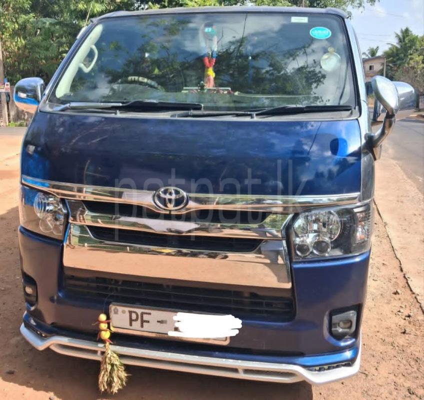 Toyota Hiace 2007 - භාවිතා කරන ලද වෑන් රථය sale in Sri Lanka - patpat.lk