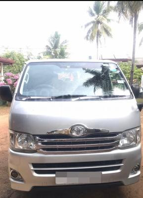 Toyota Hiace 2011 - பயன்படுத்தப்பட்டது வேன் sale in Sri Lanka - patpat.lk