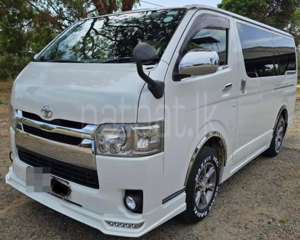 Toyota Hiace 2017 - භාවිතා කරන ලද වෑන් රථය sale in Sri Lanka - patpat.lk