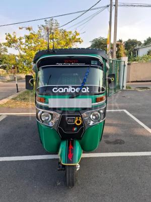 Bajaj Three Wheel 2015