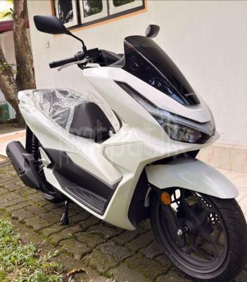 Honda PCX 2025