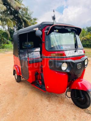 Bajaj Three Wheel 2014