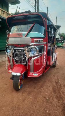 Bajaj Three Wheel 2014