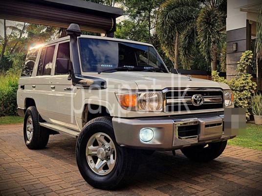 Toyota Land Cruiser 2014