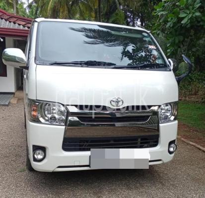 Toyota Hiace 2015