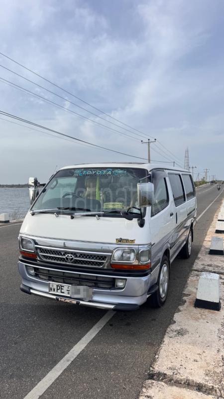 Toyota Hiace 2007 - භාවිතා කරන ලද වෑන් රථය sale in Sri Lanka - patpat.lk