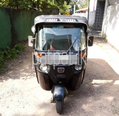 Bajaj Three Wheel 2016