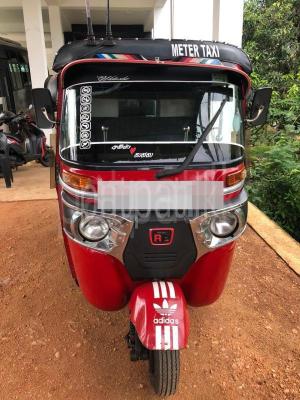 Bajaj Three Wheel 2015