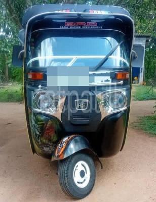 Bajaj Three Wheel 2015