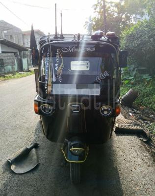 Bajaj Three Wheel 2011