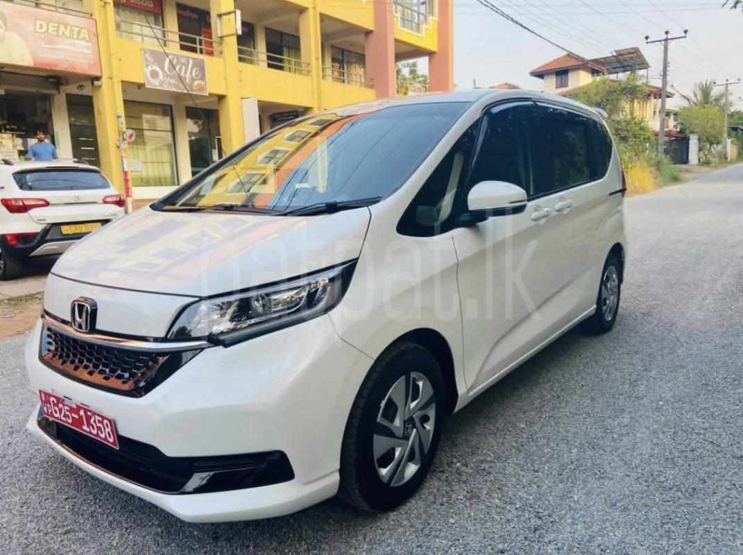 Honda Freed 2023 - பயன்படுத்தப்பட்டது வேன் sale in Sri Lanka - patpat.lk