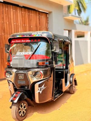Bajaj Three Wheel 2015