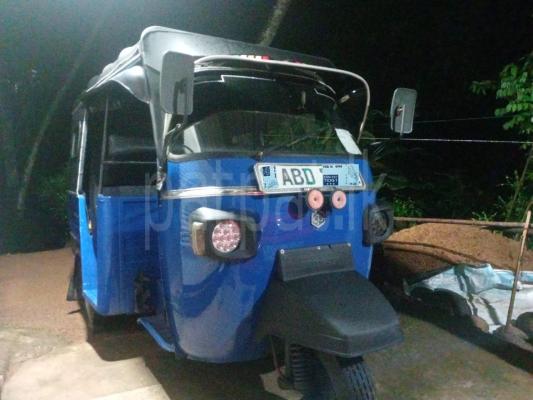 Piaggio Three Wheel 2016