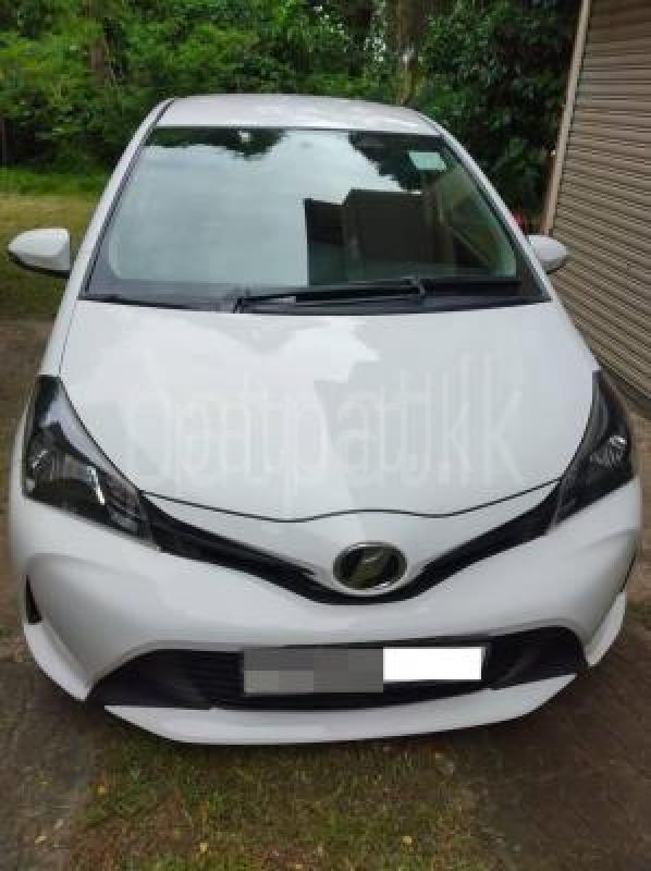 Toyota Vitz 2015 -  කාර් sale in Sri Lanka - patpat.lk