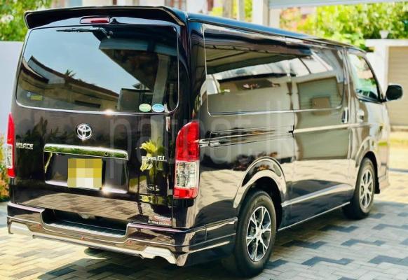 Toyota Hiace 2015