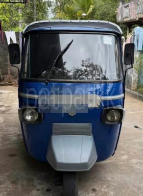 Piaggio Three Wheel 2011