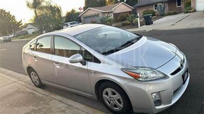 Toyota Prius 2011 - භාවිතා කරන ලද කාර් sale in Sri Lanka - patpat.lk