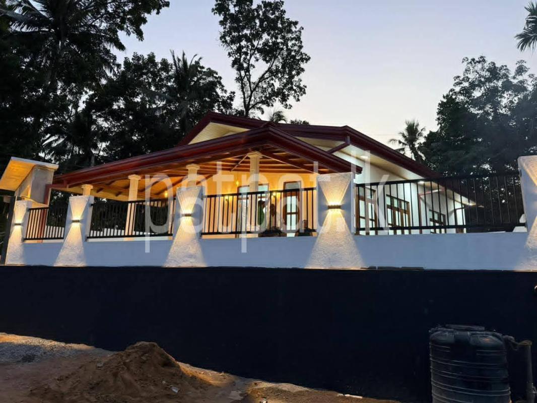 House for Sale in Minuwangoda