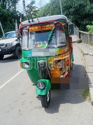 Bajaj 4 stroke 2010 - Used Three wheeler sale in Sri Lanka - patpat.lk
