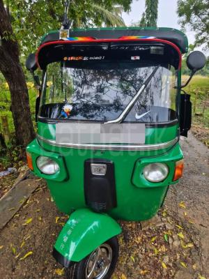 Bajaj Three Wheel 2011