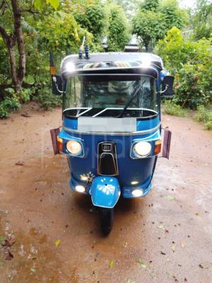 Bajaj Three Wheel 2011