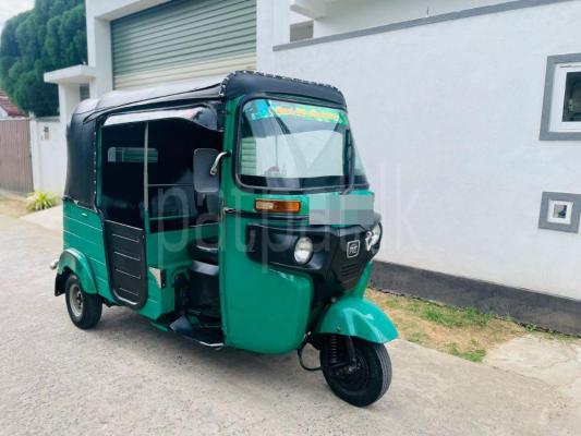 Bajaj Three Wheel 2016