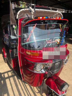 Bajaj Three Wheel 2015