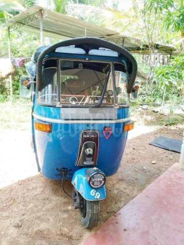 Bajaj 2 stroke 2009 - නැවත සකස් කල ත්‍රිරෝද රථය sale in Sri Lanka - patpat.lk