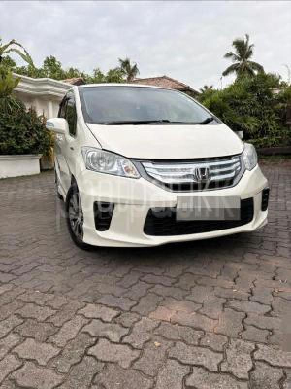 Honda Freed 2011 -  Car sale in Sri Lanka - patpat.lk