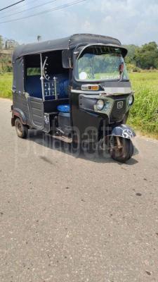 Bajaj Three Wheel 2016