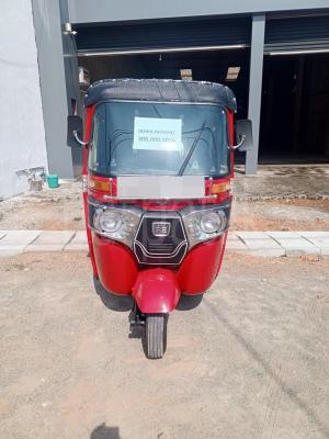 Bajaj Three Wheel 2015