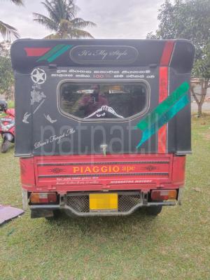 Piaggio Three Wheel 2011