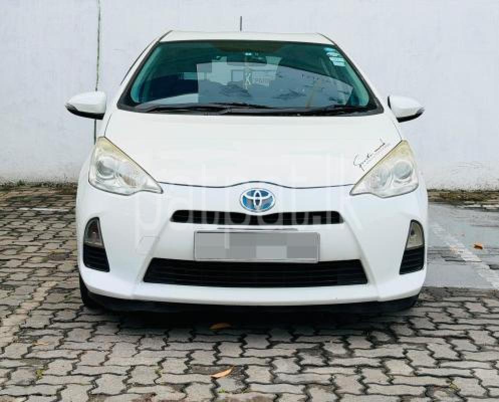 Toyota Aqua 2014 -  கார் sale in Sri Lanka - patpat.lk