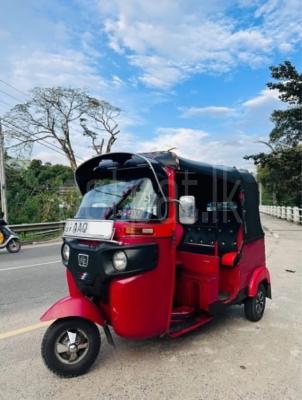 Bajaj Three Wheel 2015